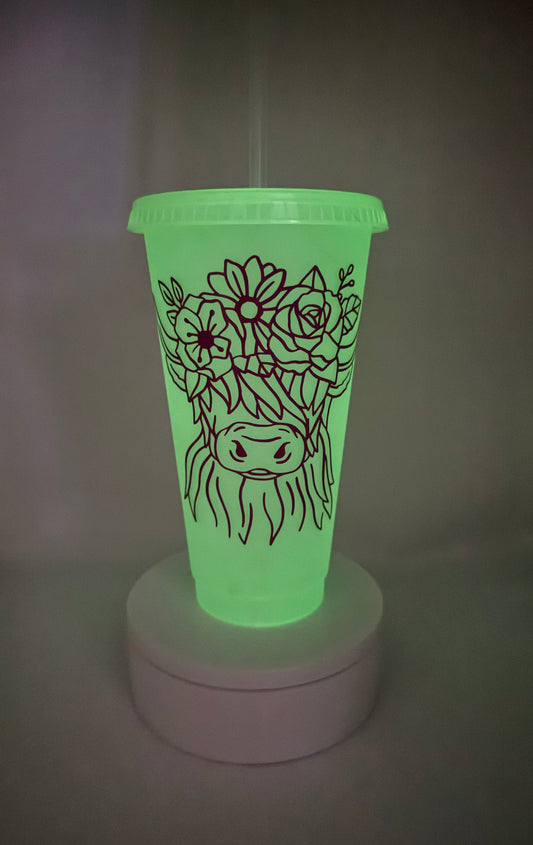 Glow in the Dark Plastic Tumbler with Highland Cow