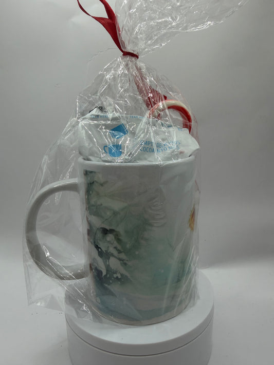 Christmas Highland Cow Mug Gift Set with Hot Chocolate, Ceramic, White, Festive Theme